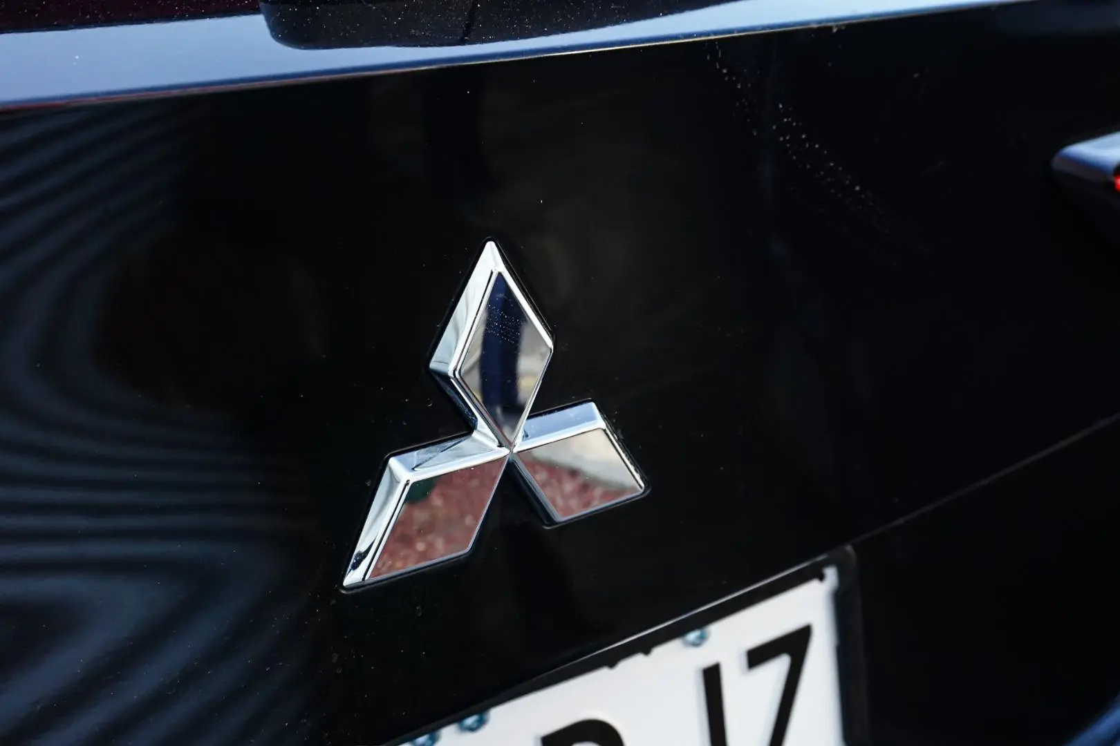 2024 Mitsubishi Outlander Gallery Image 16