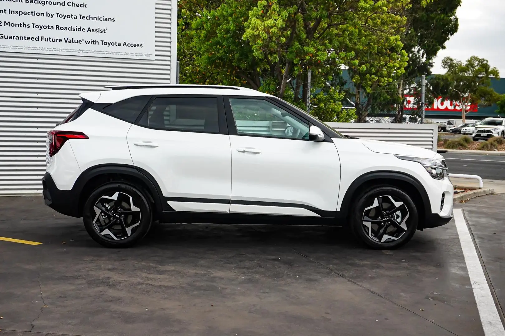 2024 Kia Seltos Gallery Image 4