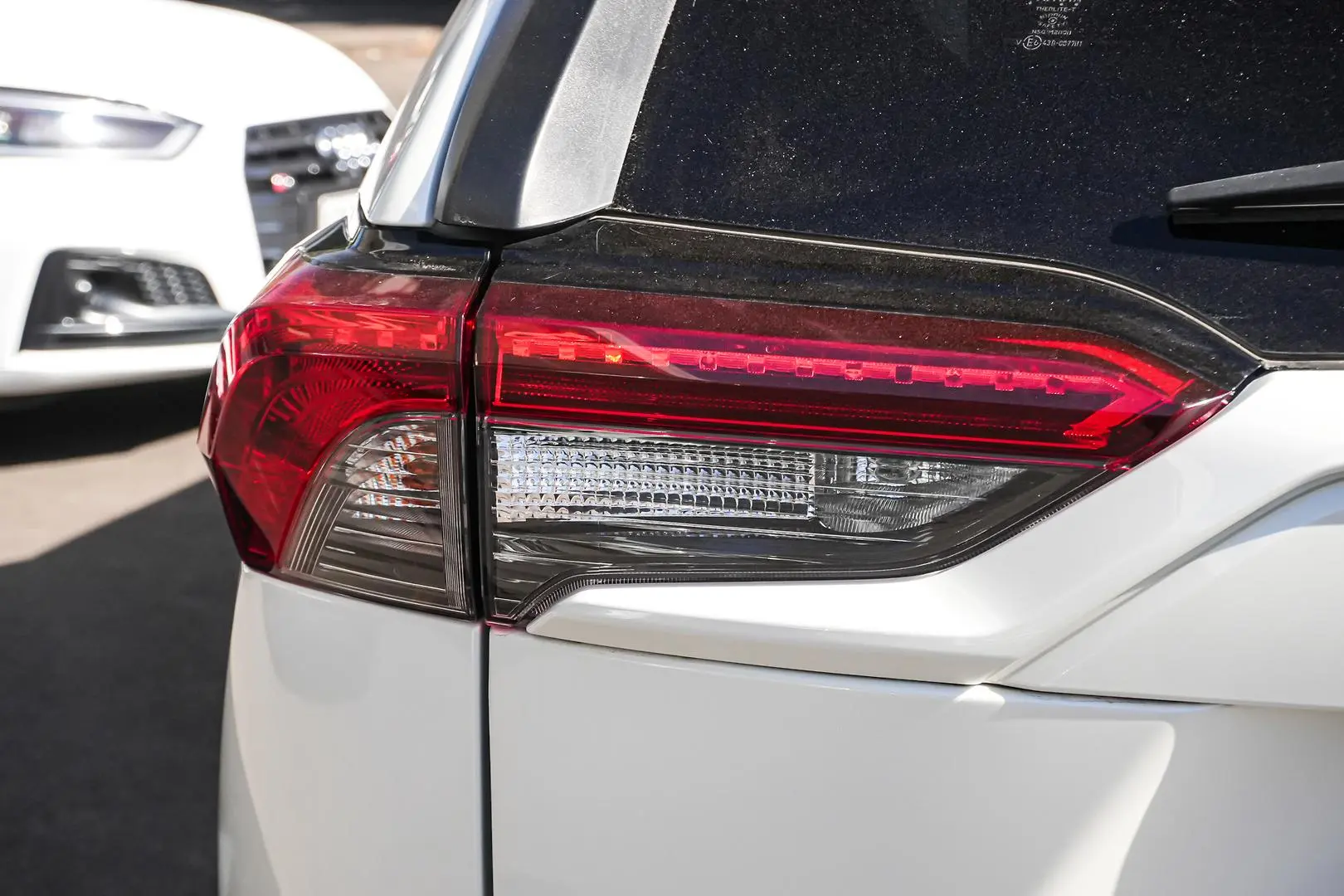 2020 Toyota RAV4 Gallery Image 8