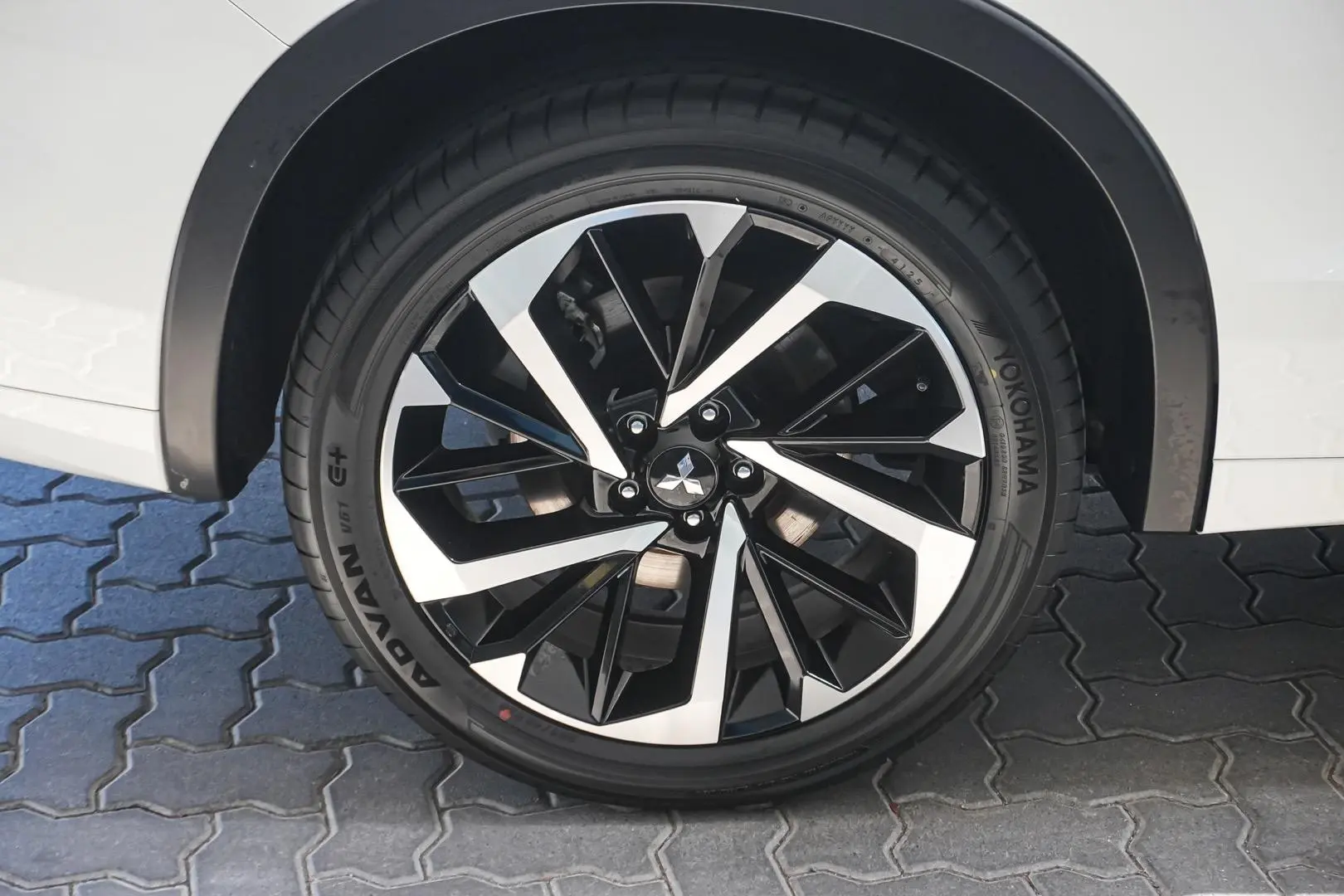 2023 Mitsubishi Outlander Gallery Image 11