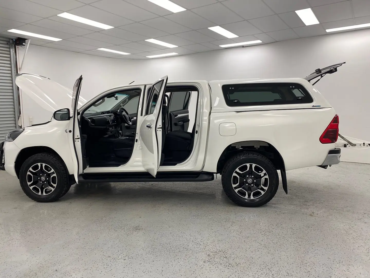 2020 Toyota Hilux Gallery Image 15