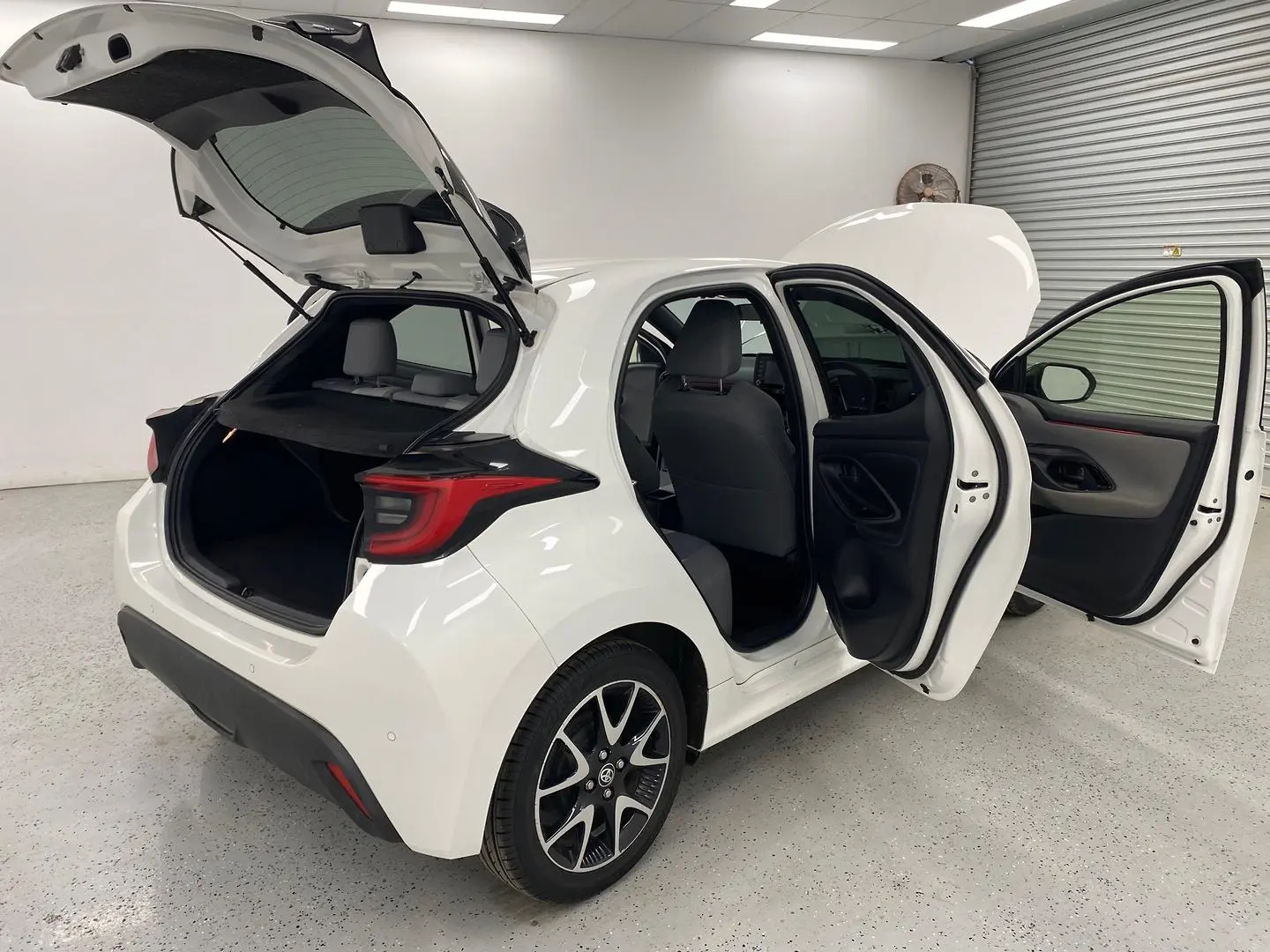 2020 Toyota Yaris Gallery Image 11