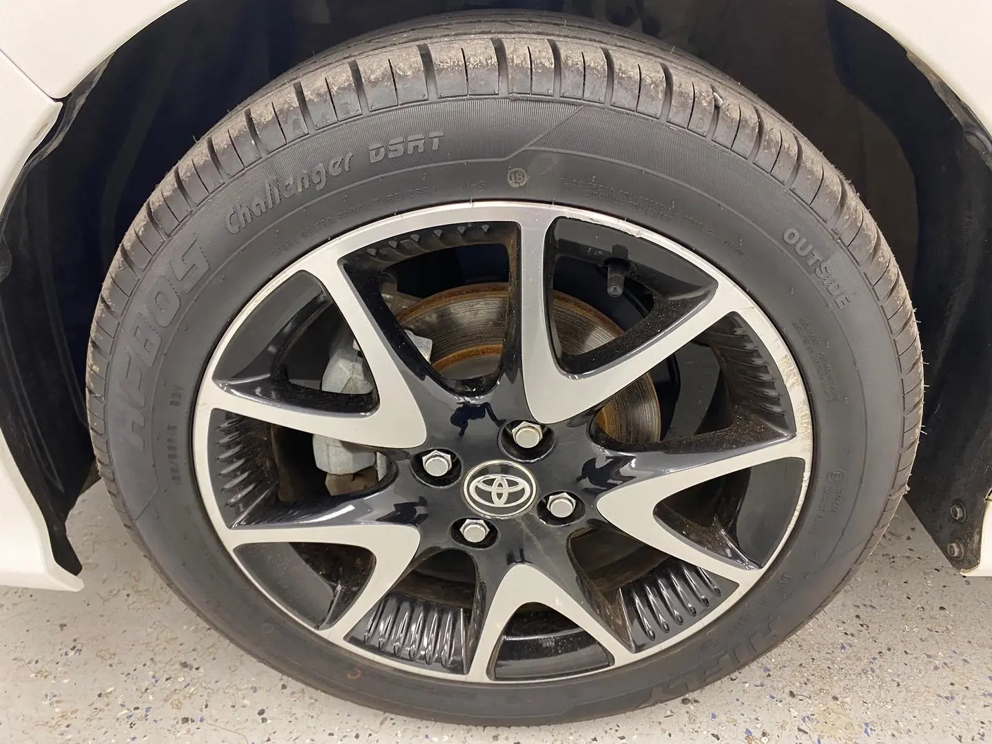 2020 Toyota Yaris Gallery Image 8