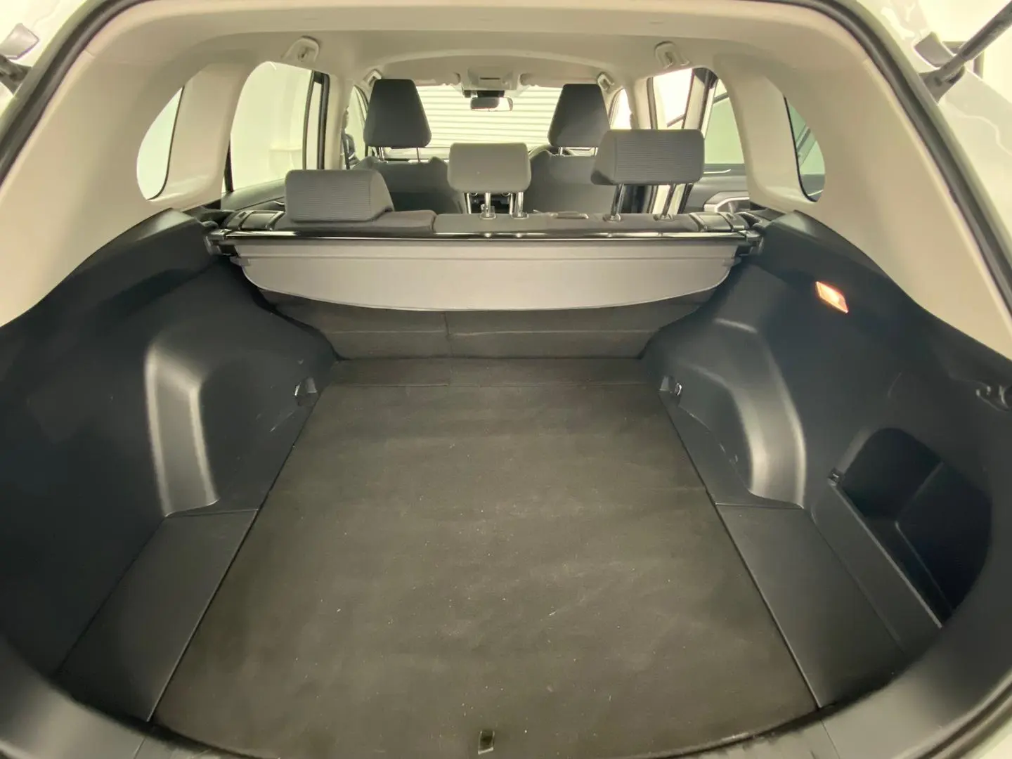 2019 Toyota RAV4 Gallery Image 20