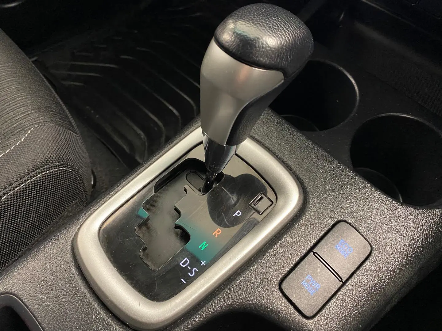 2020 Toyota Hilux Gallery Image 29