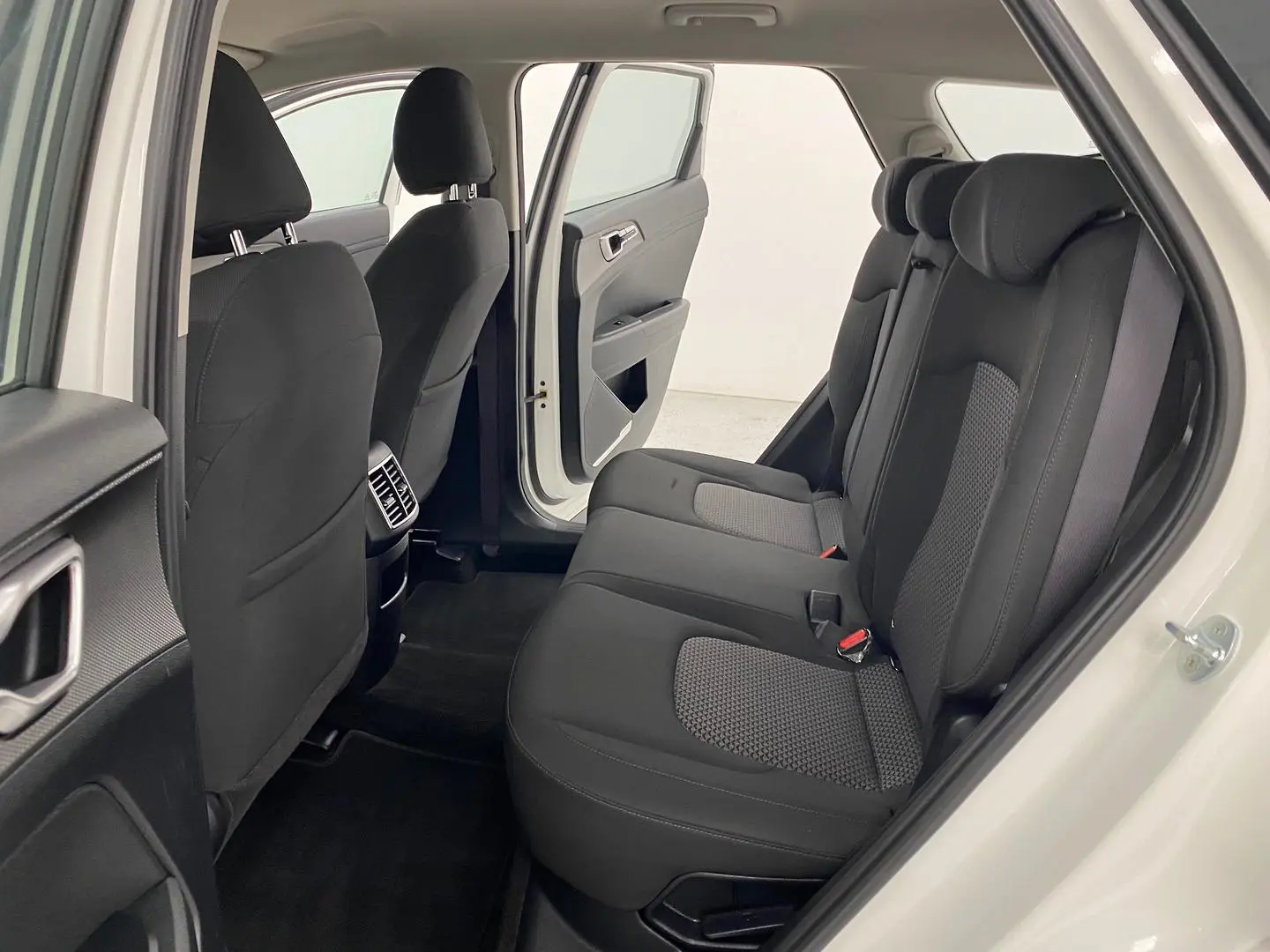 2022 Kia Sportage Gallery Image 19