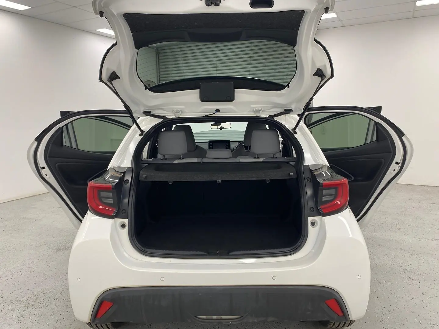 2020 Toyota Yaris Gallery Image 12