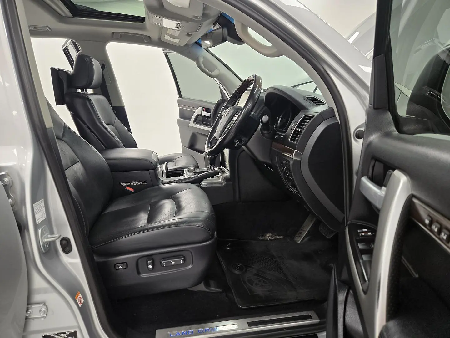 2018 Toyota Landcruiser Gallery Image 22