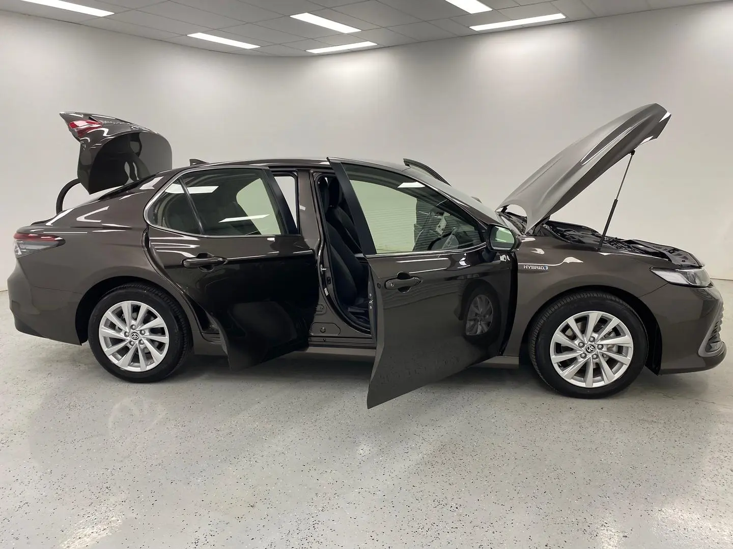 2023 Toyota Camry Gallery Image 10