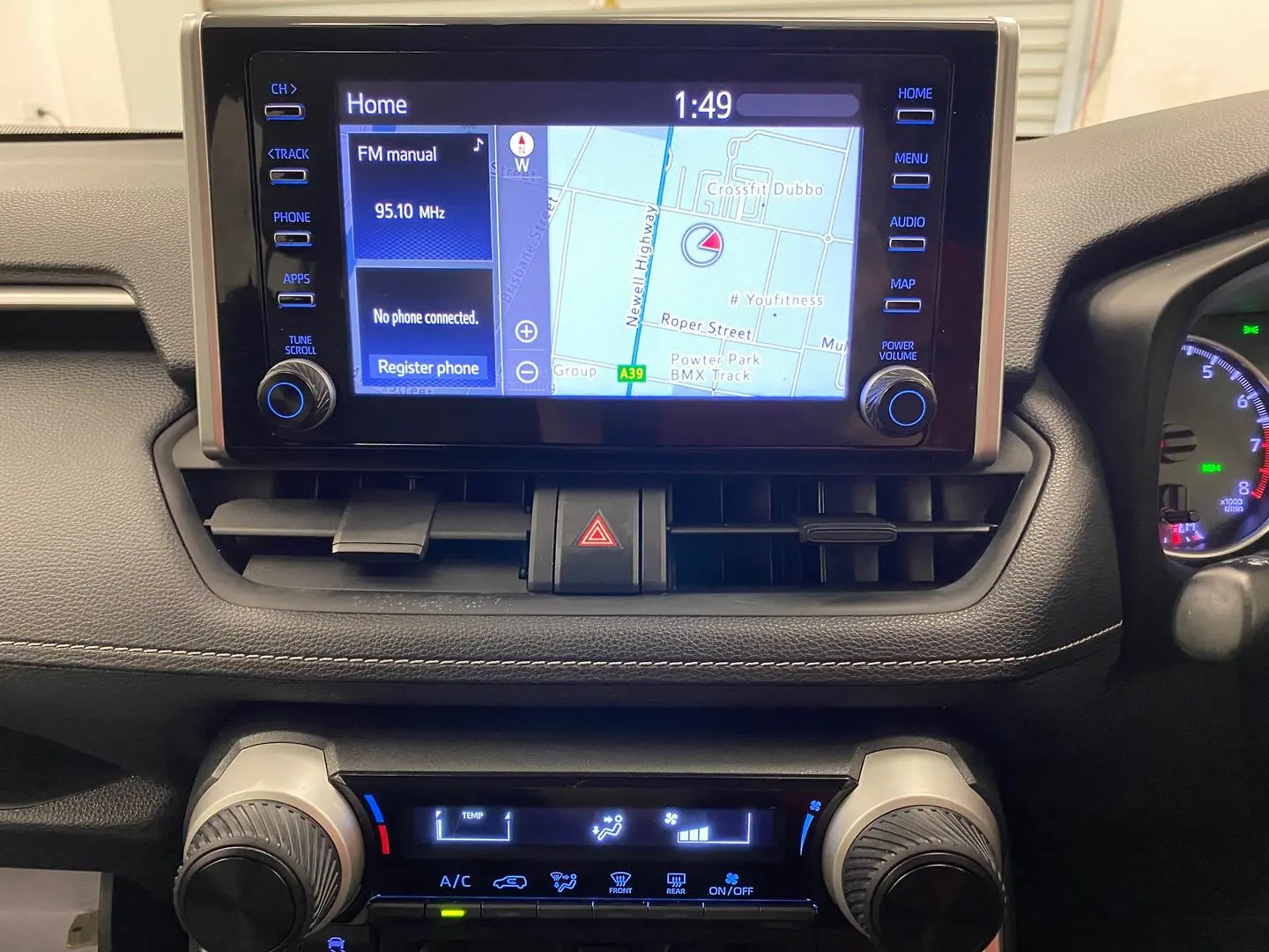 2019 Toyota RAV4 Gallery Image 27