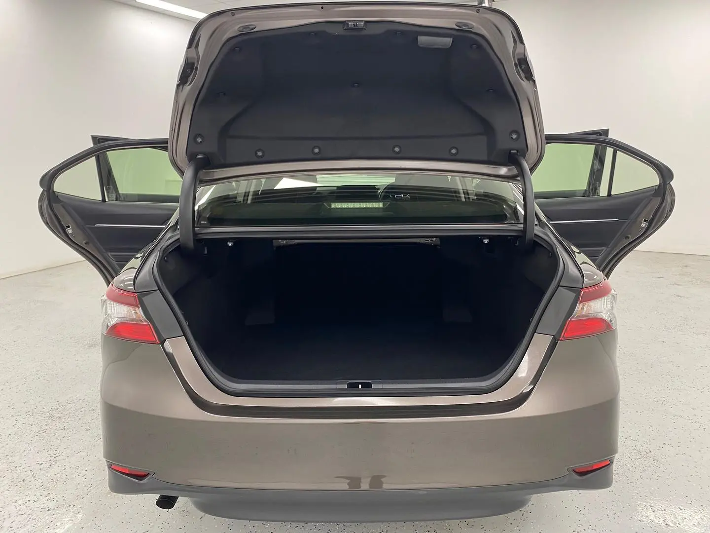 2023 Toyota Camry Gallery Image 12