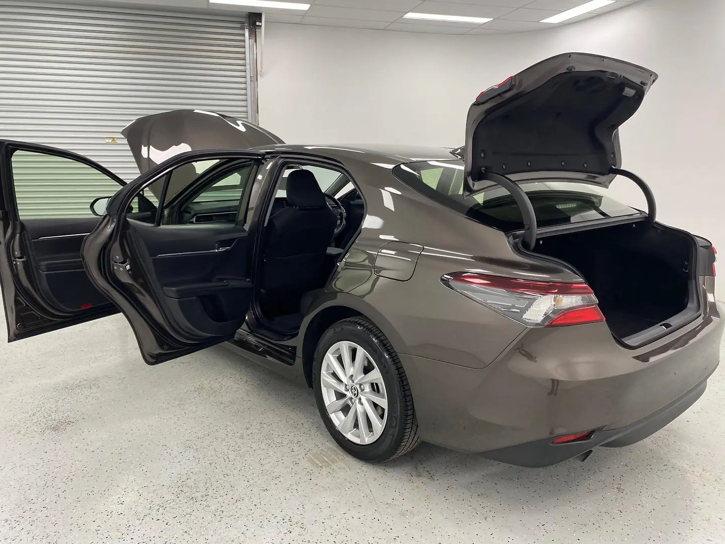 2023 Toyota Camry Gallery Image 13