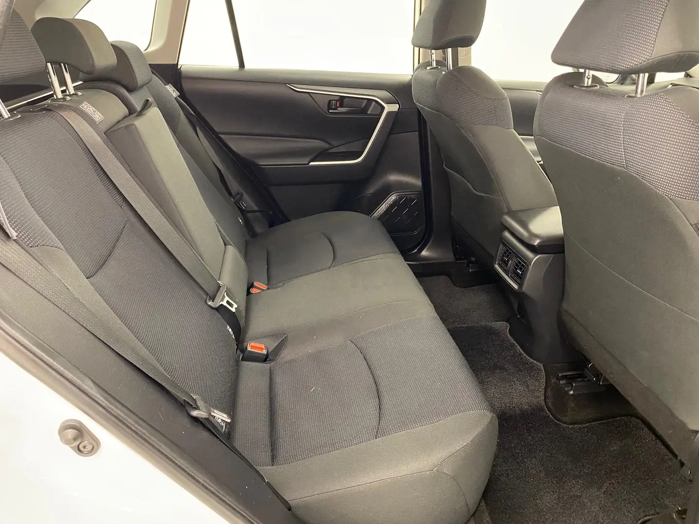 2019 Toyota RAV4 Gallery Image 21