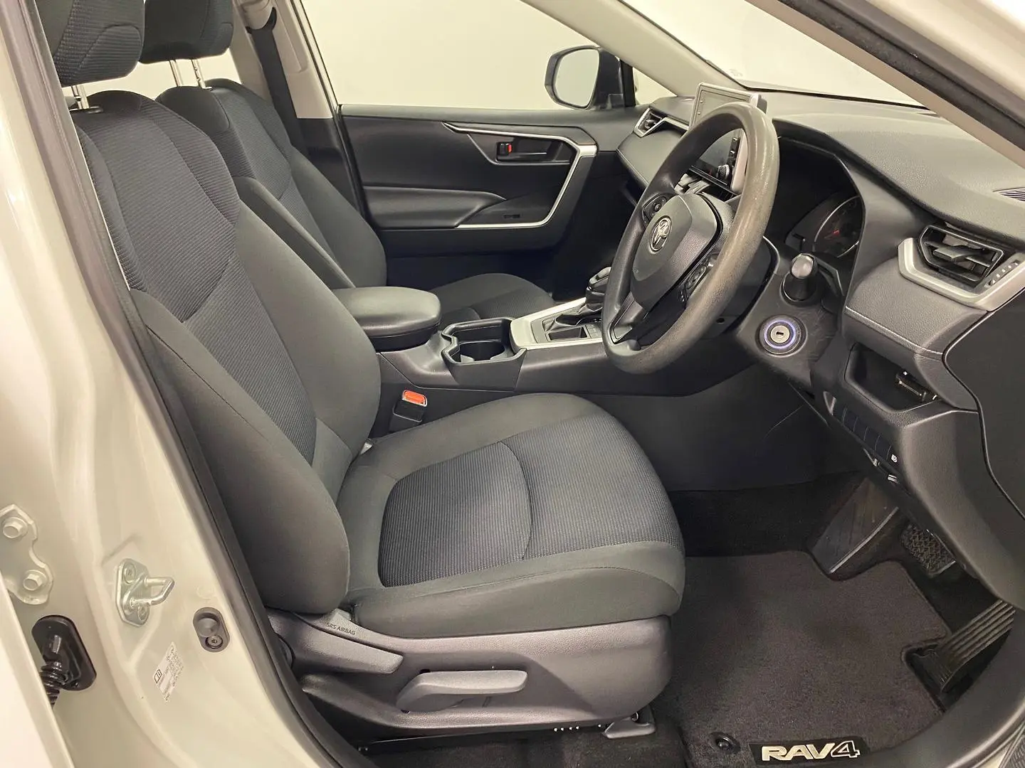 2019 Toyota RAV4 Gallery Image 22