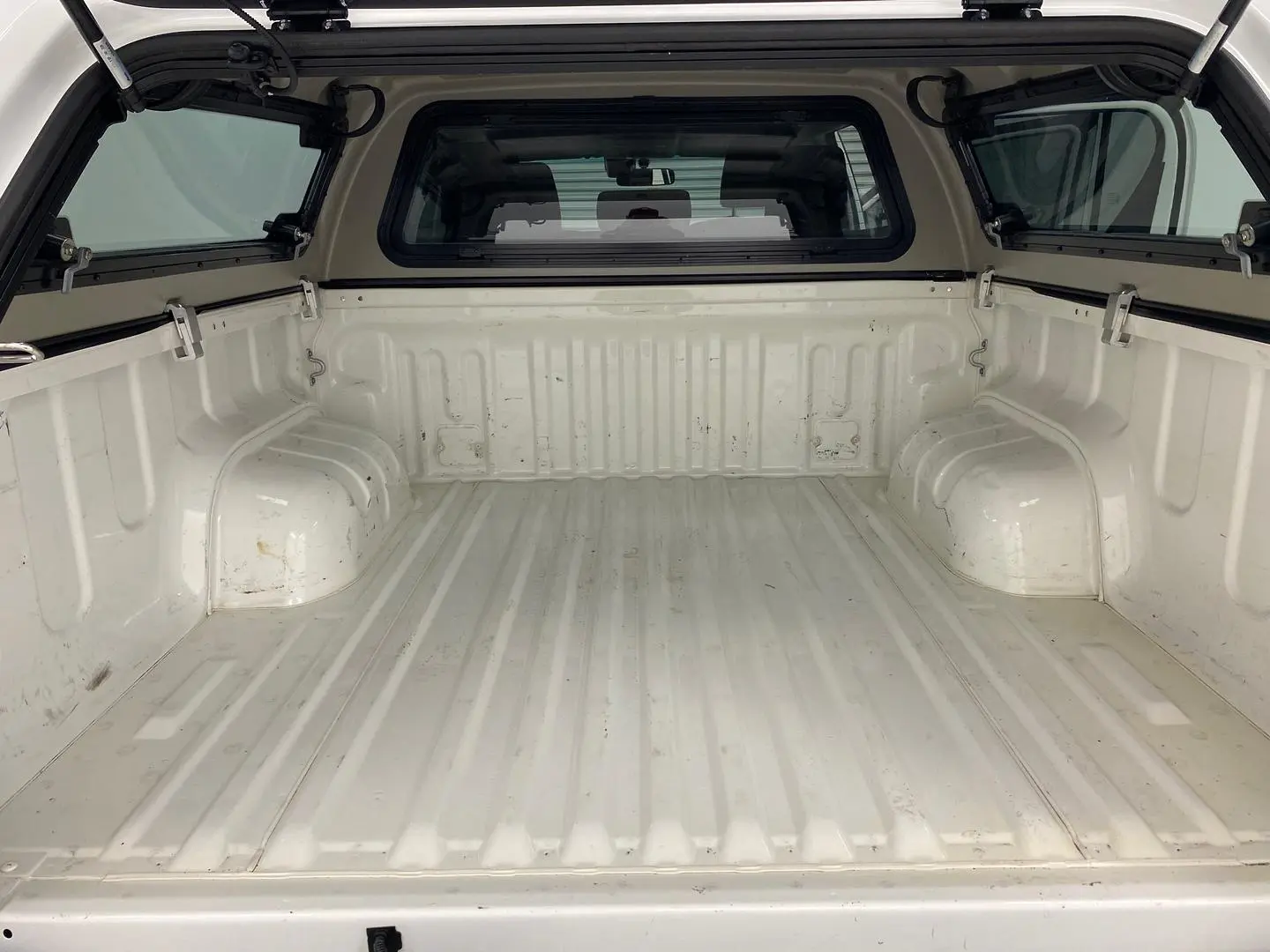 2020 Toyota Hilux Gallery Image 13