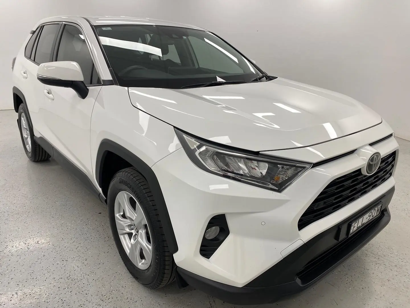 2019 Toyota RAV4 Gallery Image 1