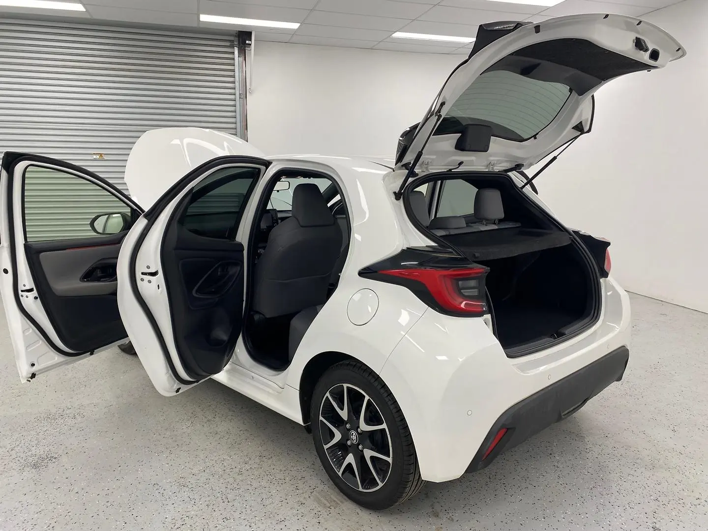 2020 Toyota Yaris Gallery Image 13