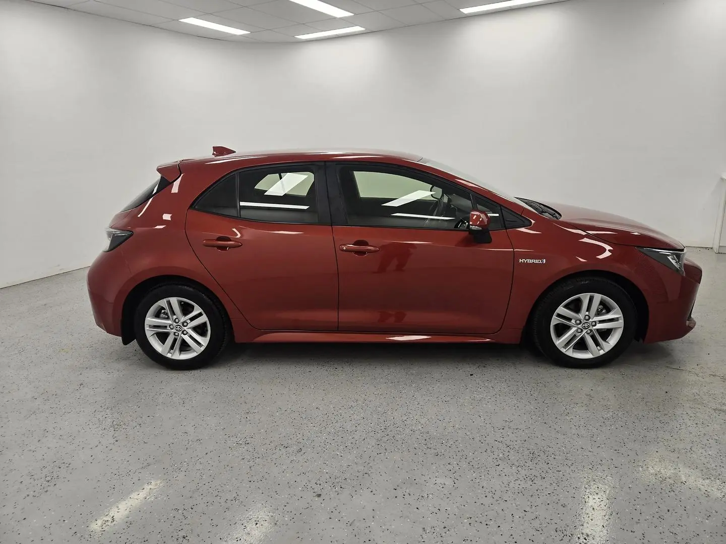 2019 Toyota Corolla Gallery Image 2