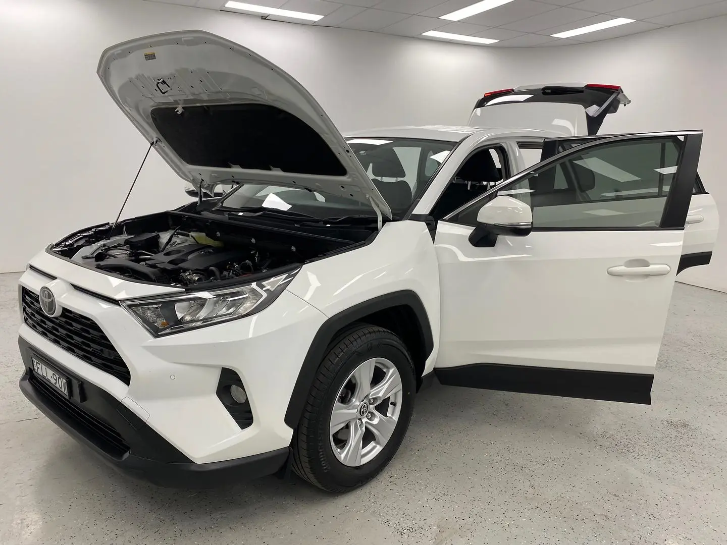 2019 Toyota RAV4 Gallery Image 15