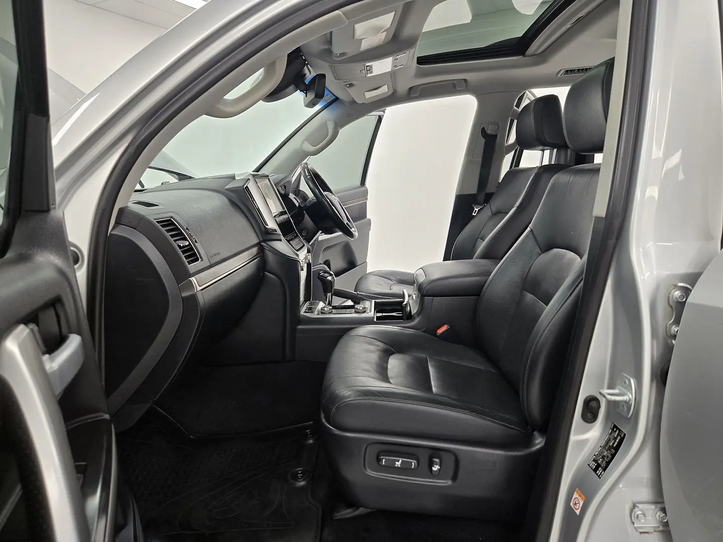 2018 Toyota Landcruiser Gallery Image 19