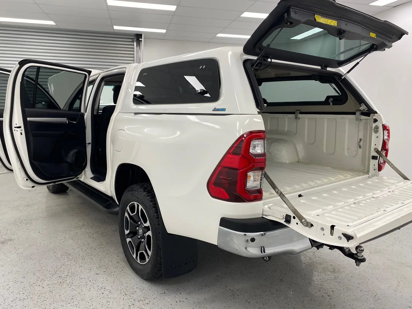 2020 Toyota Hilux Gallery Image 14