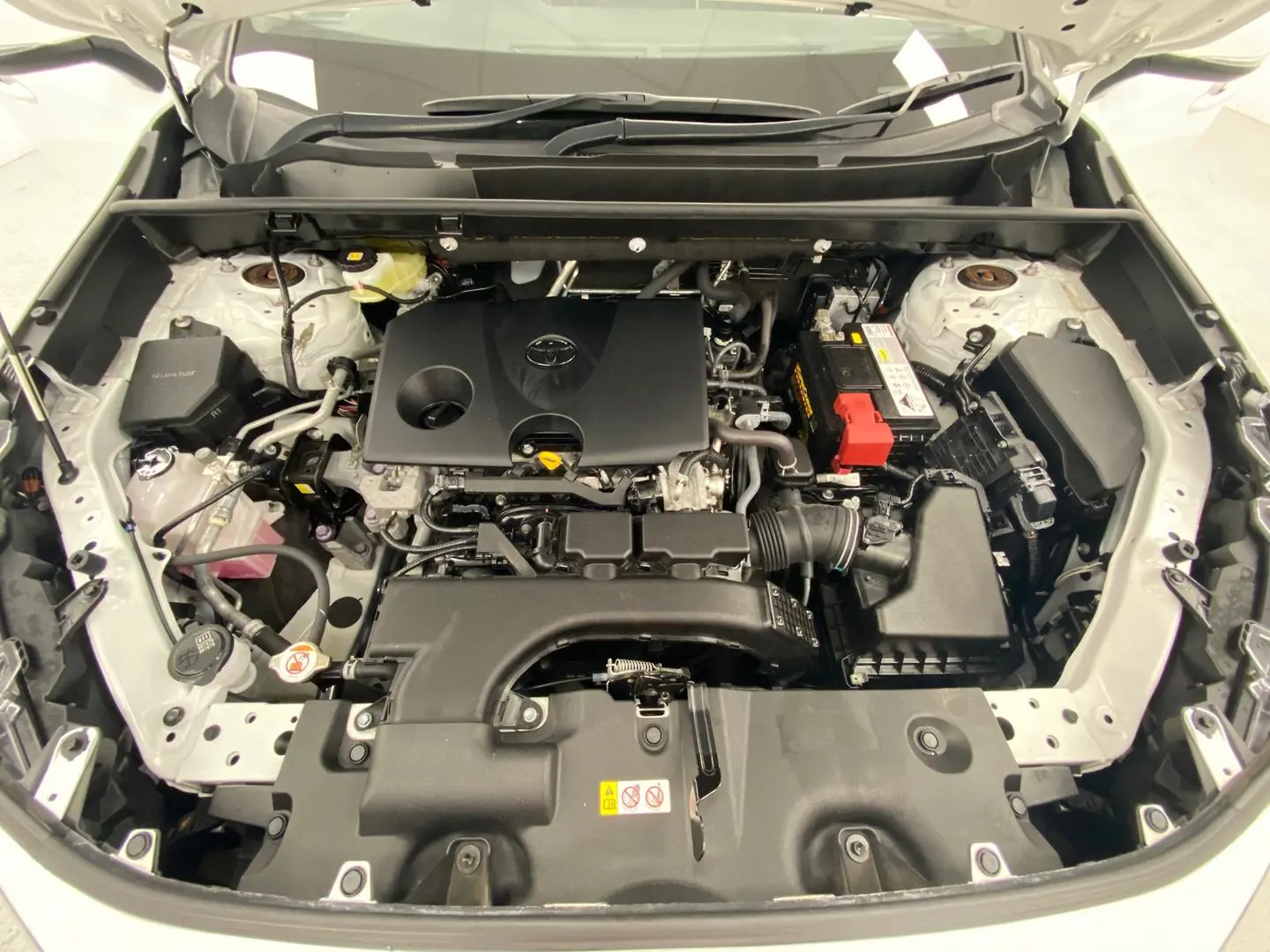 2019 Toyota RAV4 Gallery Image 17