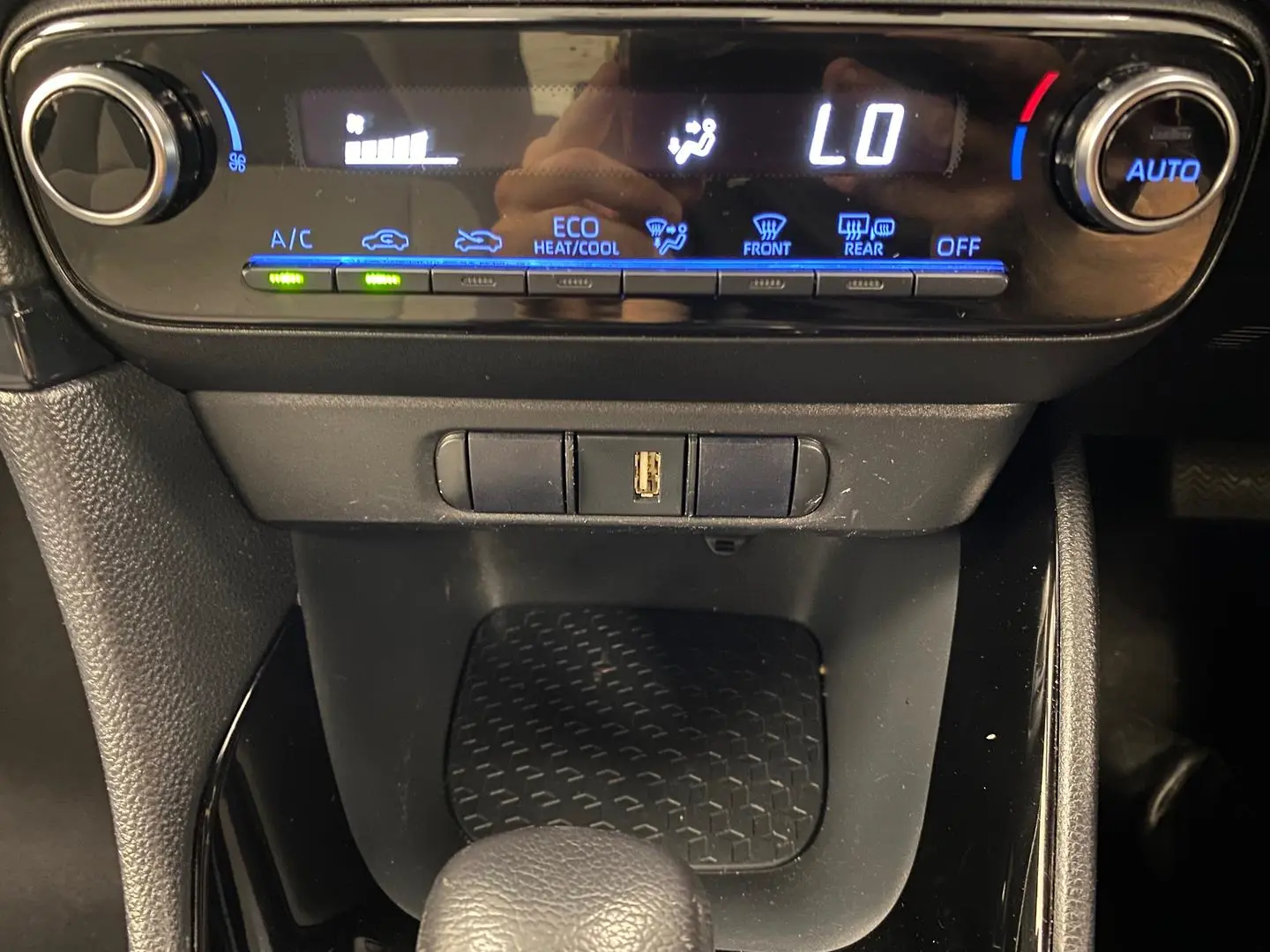 2020 Toyota Yaris Gallery Image 28