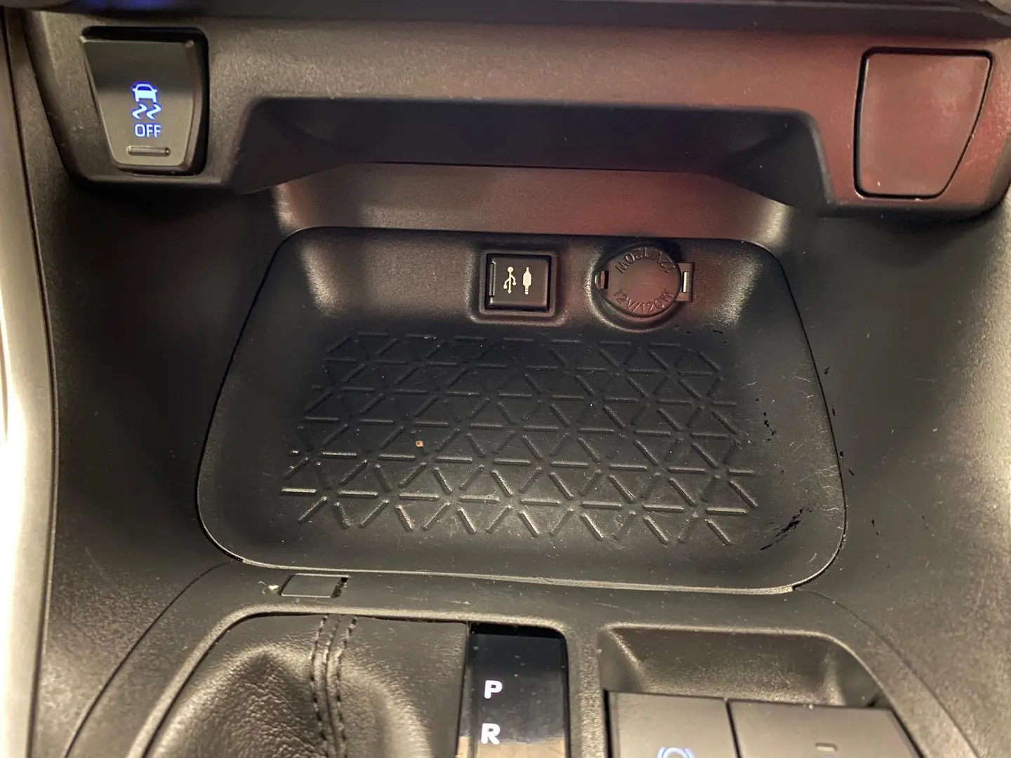 2019 Toyota RAV4 Gallery Image 28