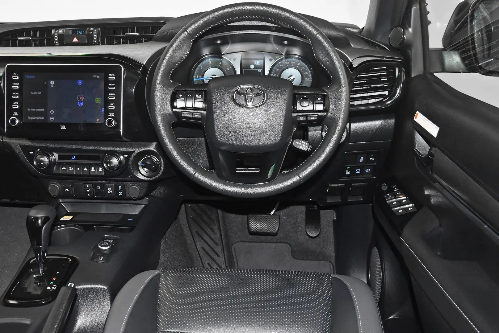 2024 Toyota Hilux Gallery Image 15