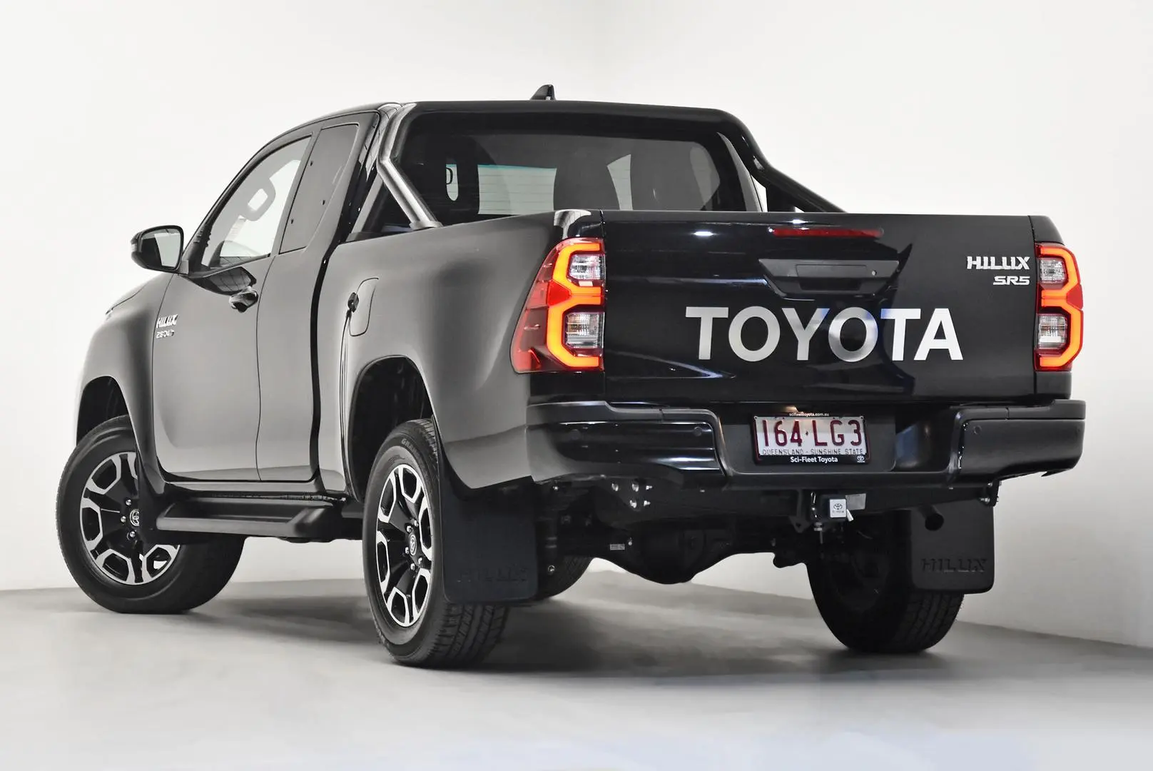 2024 Toyota Hilux Gallery Image 5