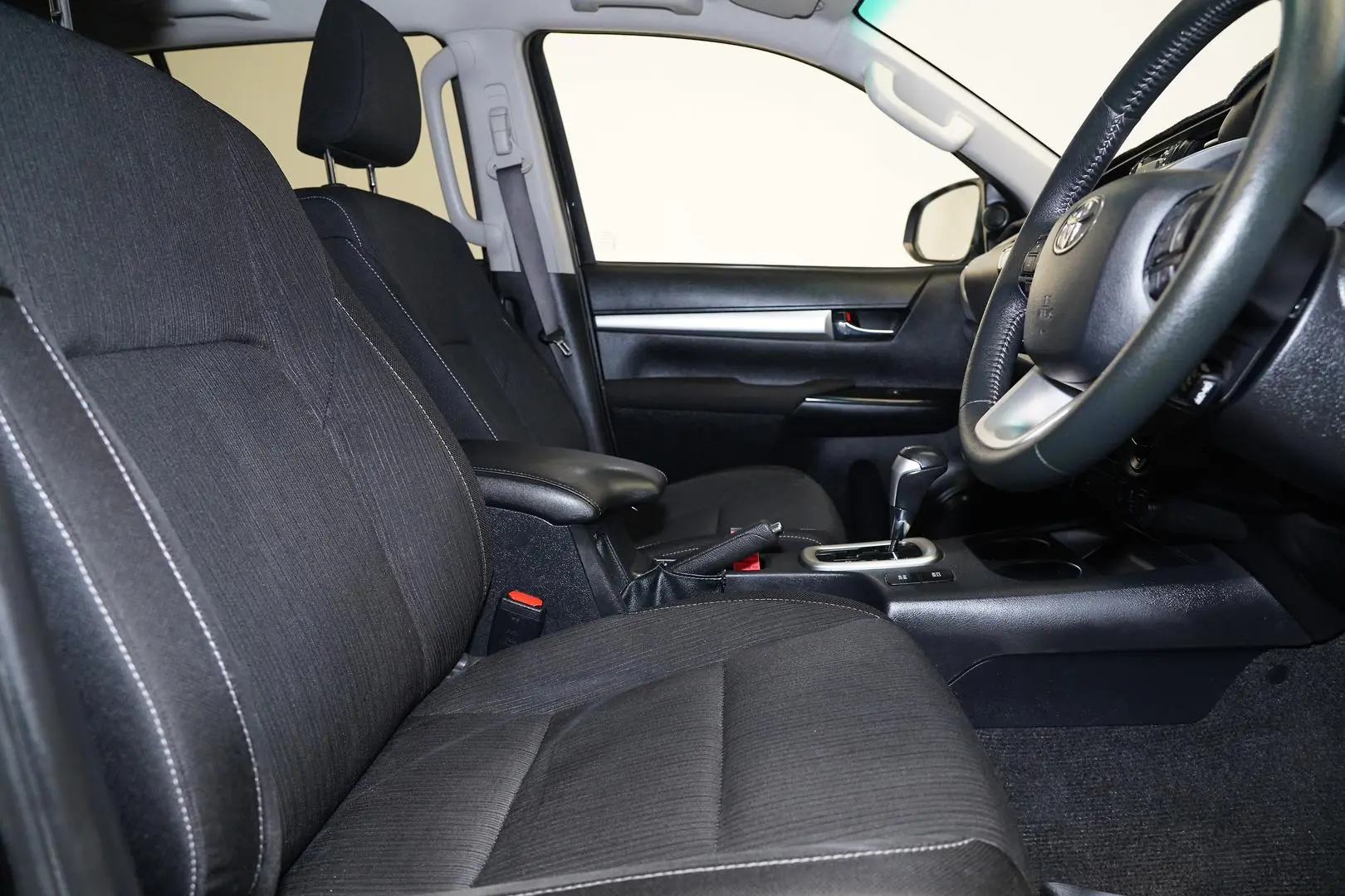 2021 Toyota Hilux Gallery Image 23