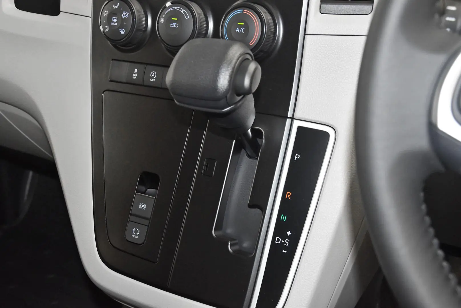 2025 Toyota Hiace Gallery Image 13