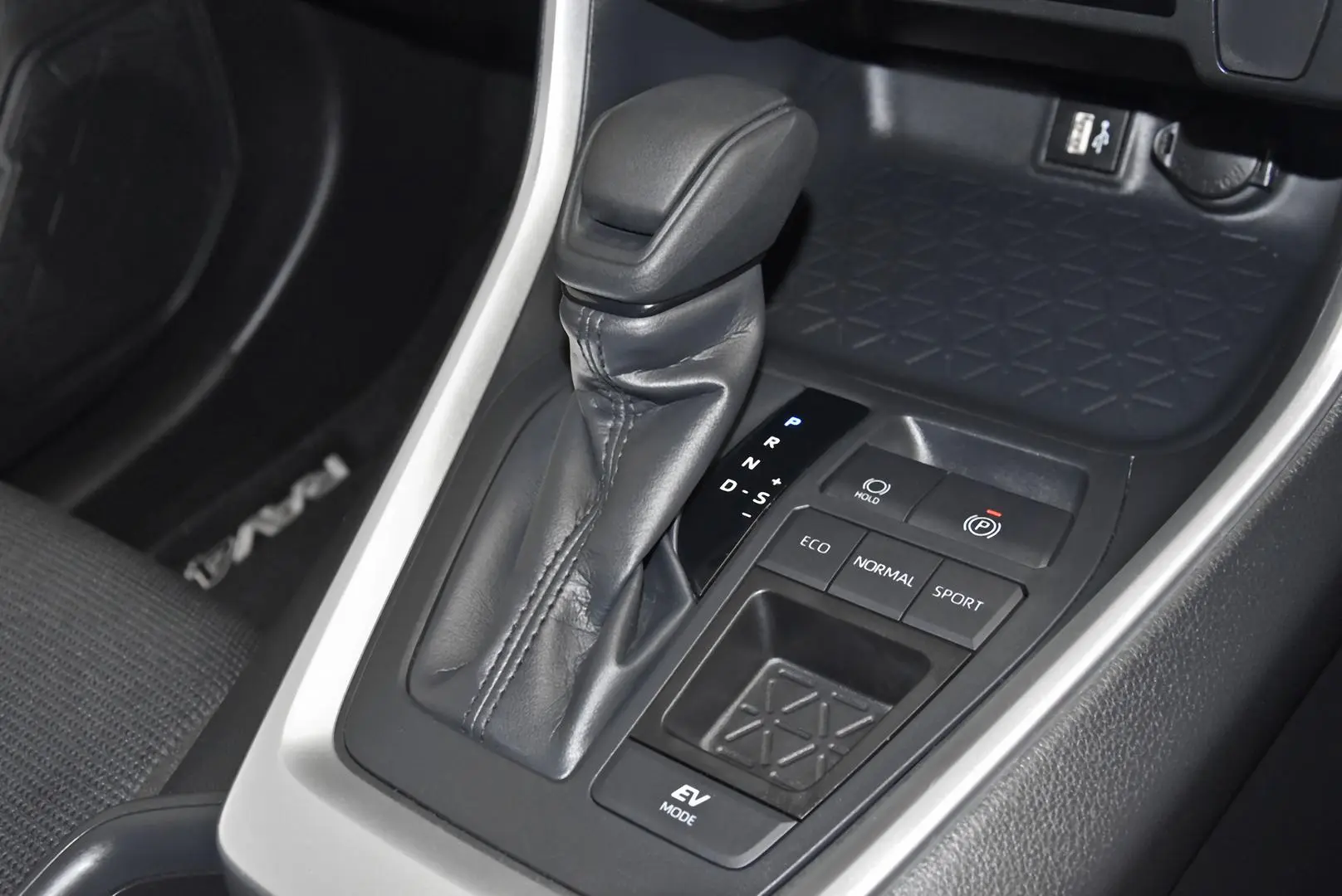 2024 Toyota RAV4 Gallery Image 14