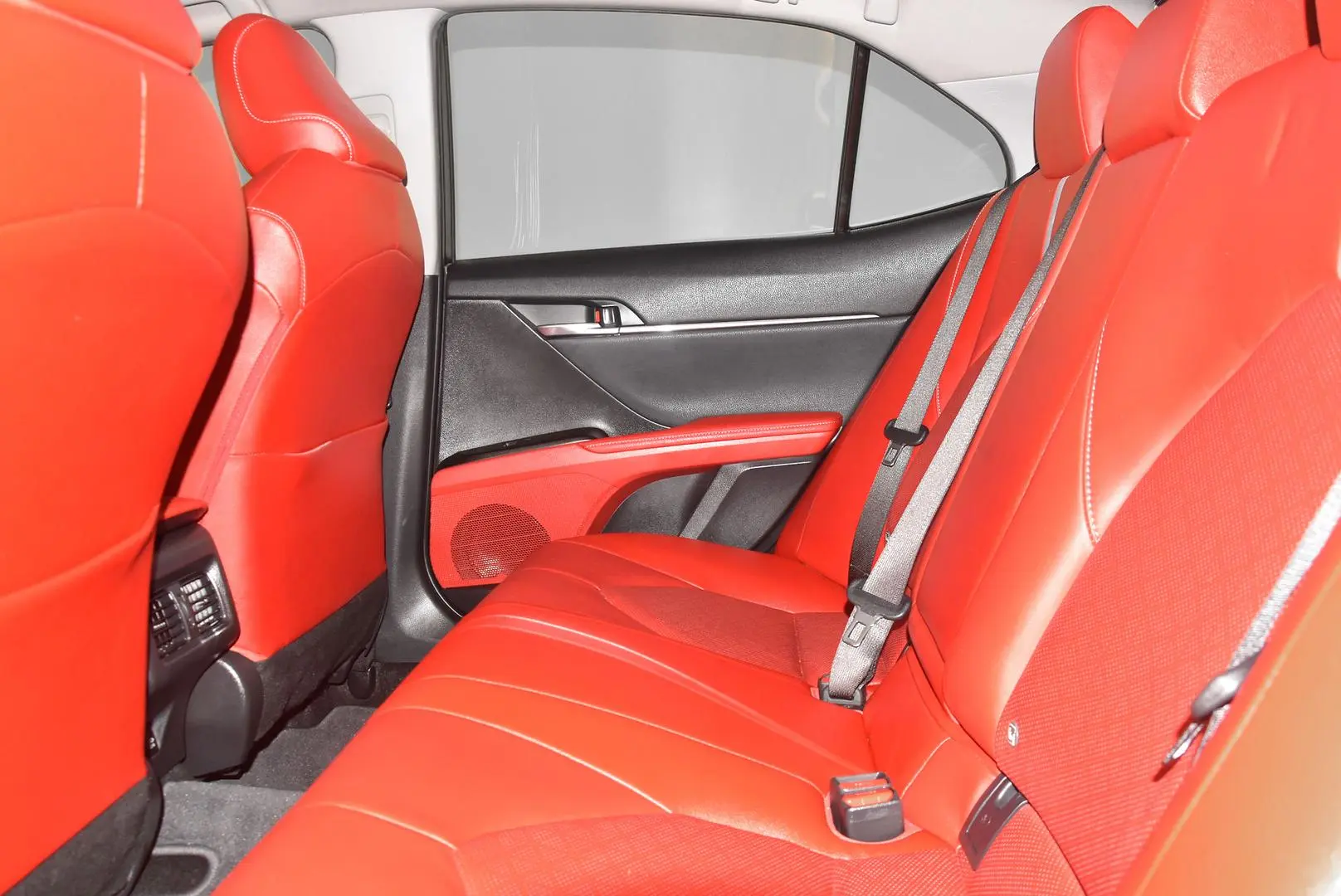 2021 Toyota Camry Gallery Image 18