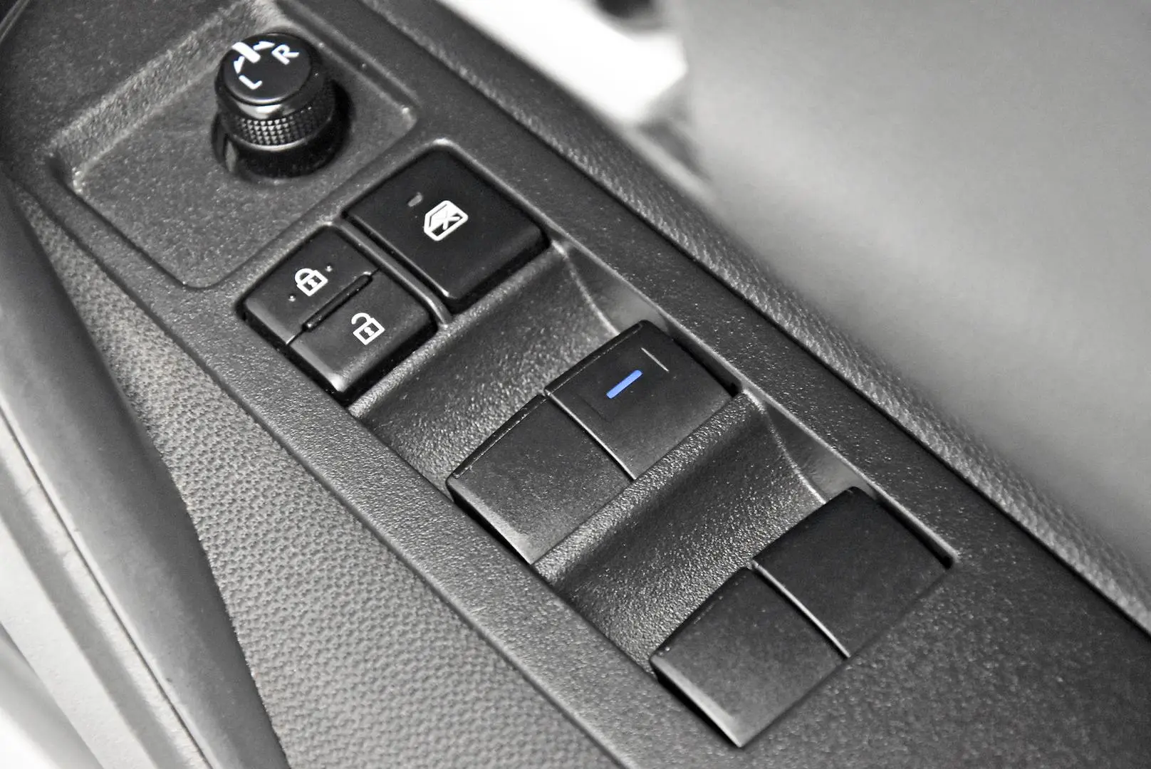 2021 Toyota Corolla Gallery Image 9