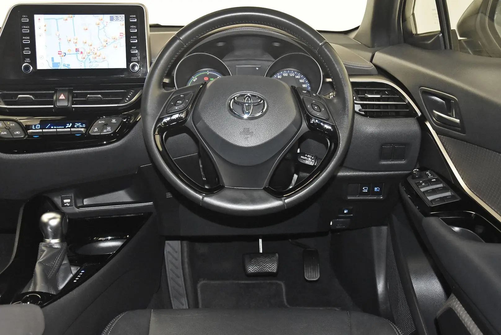 2023 Toyota C-HR Gallery Image 16