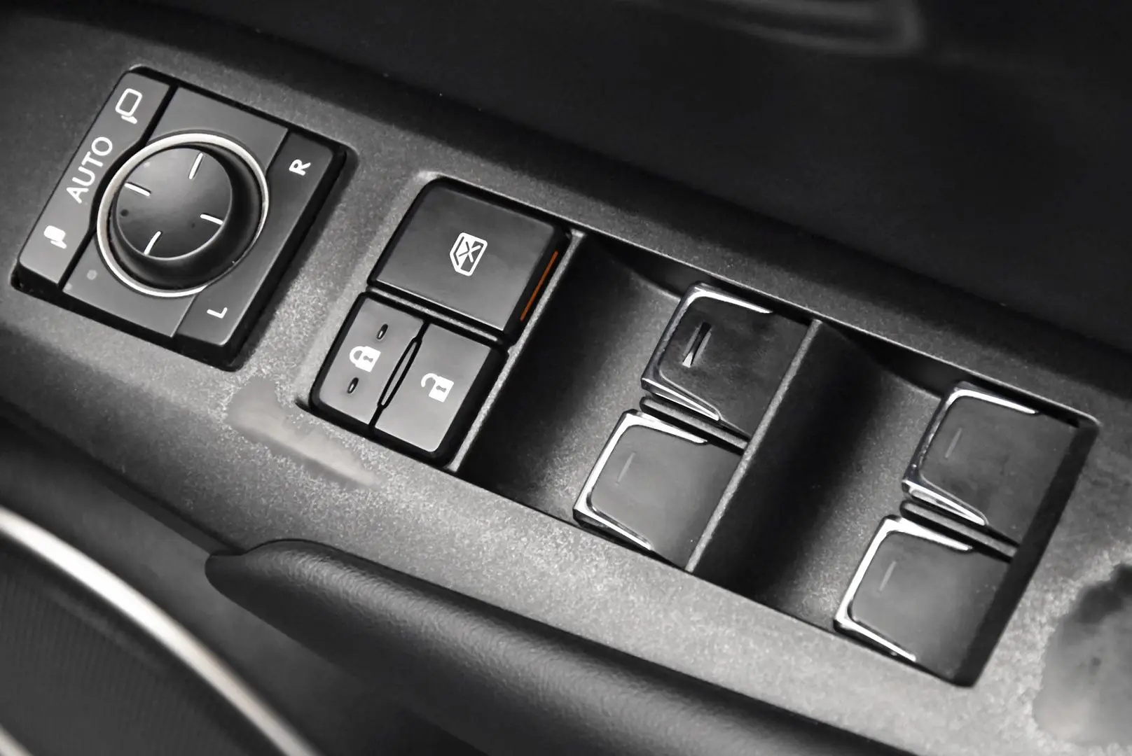 2019 Lexus NX Gallery Image 9