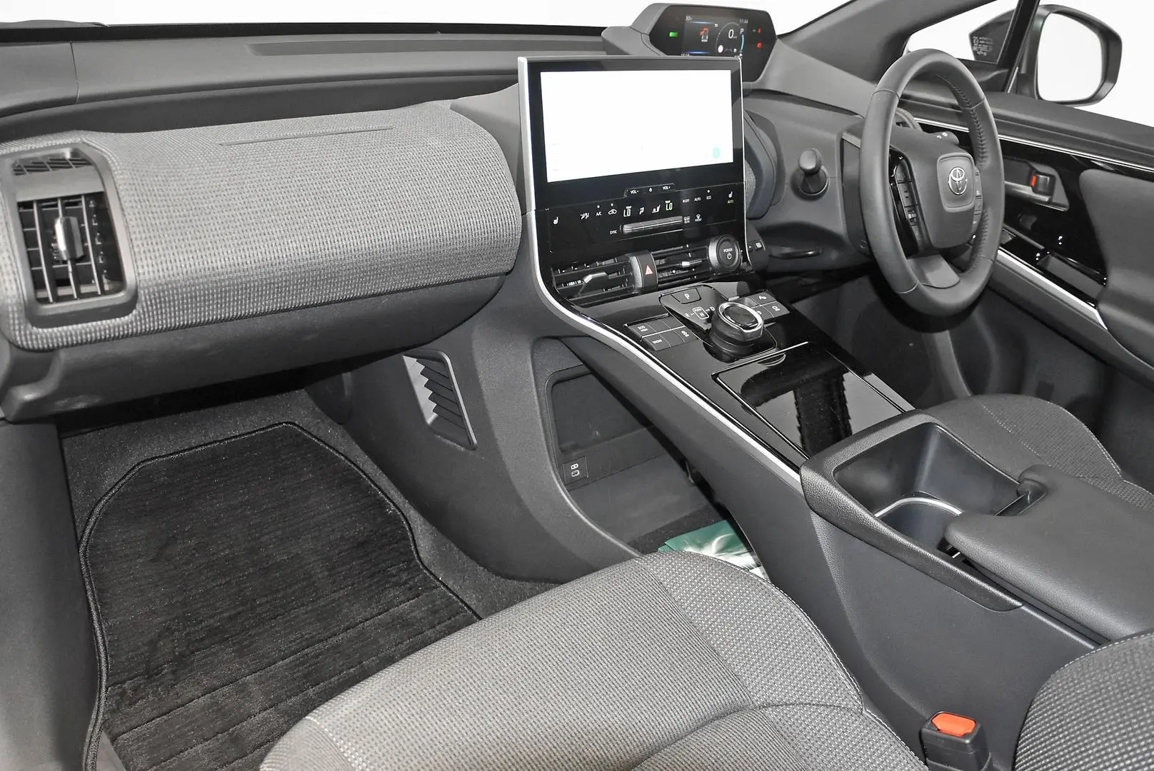 2024 Toyota bZ4X Gallery Image 16