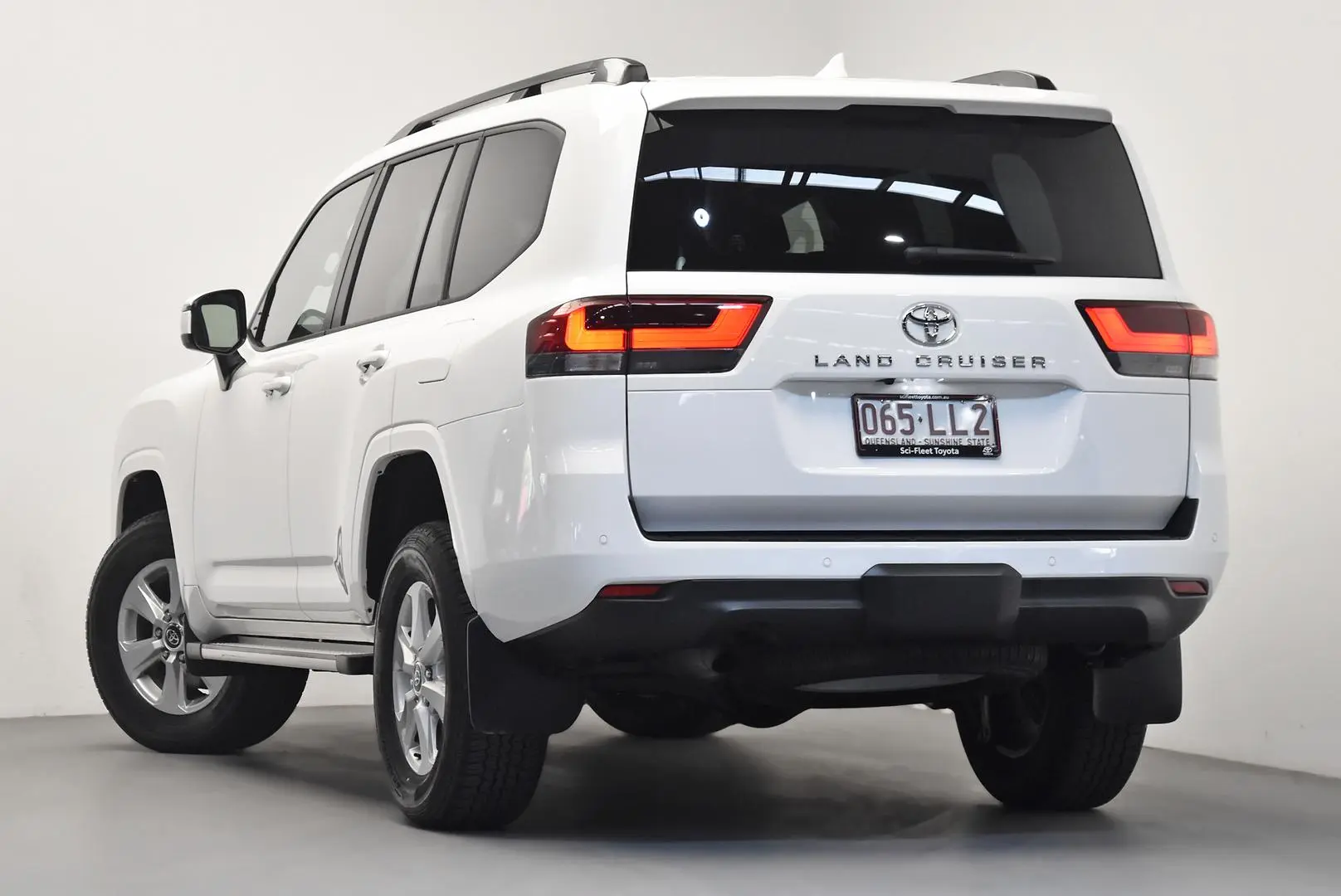 2024 Toyota Landcruiser Gallery Image 5