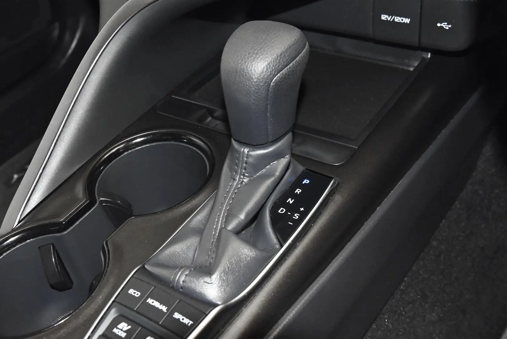 2024 Toyota Camry Gallery Image 13