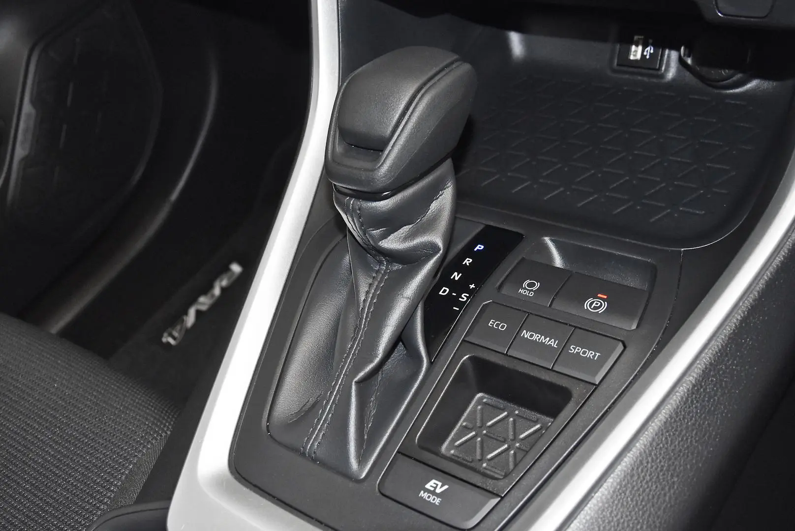 2024 Toyota RAV4 Gallery Image 14