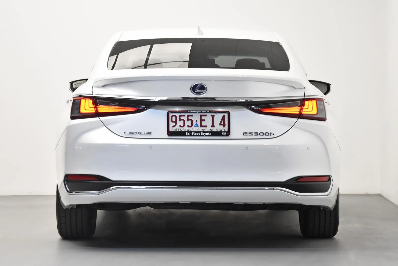 2022 Lexus ES Gallery Image 6