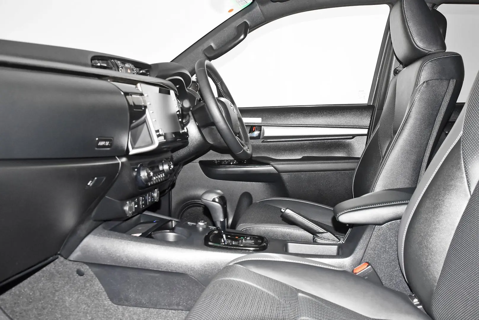 2024 Toyota Hilux Gallery Image 18