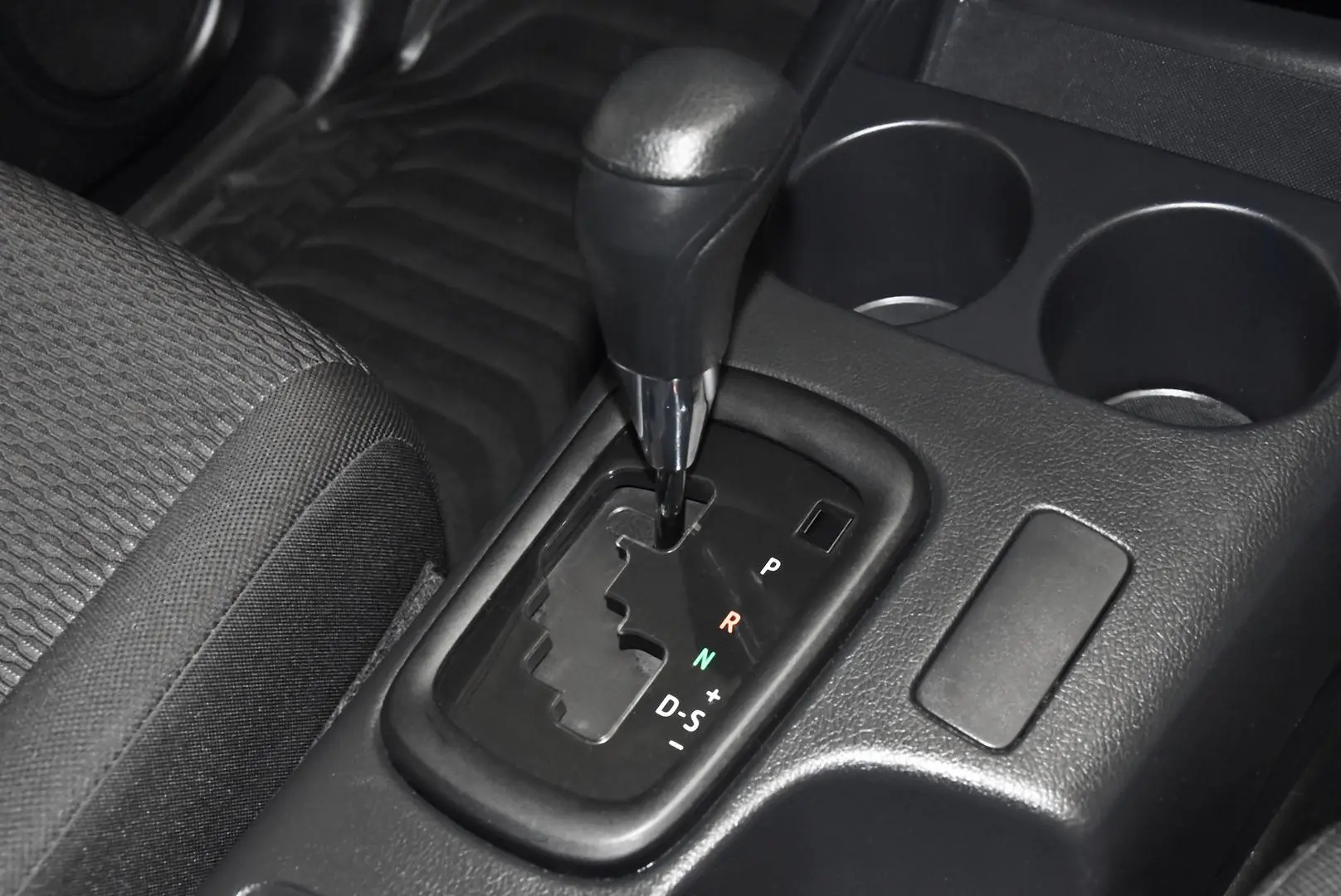 2021 Toyota Hilux Gallery Image 13