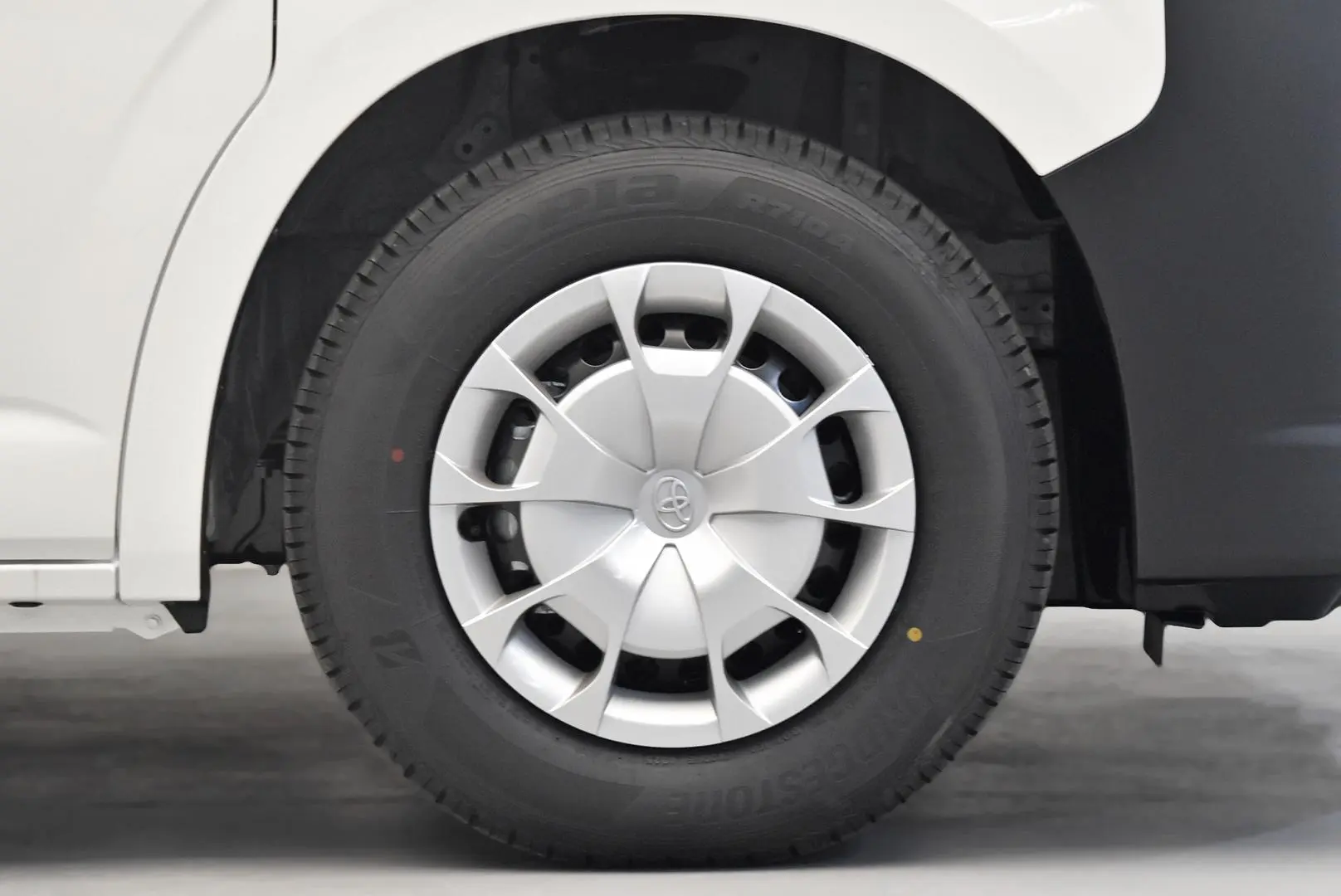 2025 Toyota Hiace Gallery Image 20