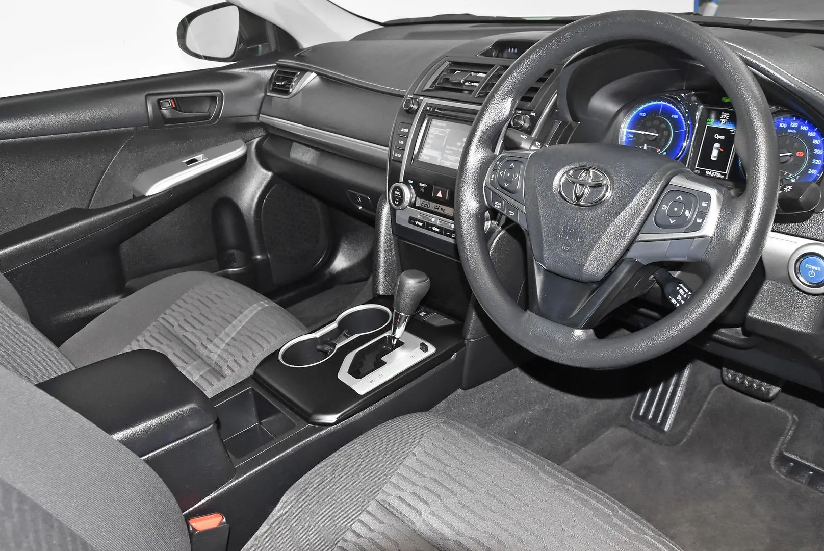 2017 Toyota Camry Gallery Image 9