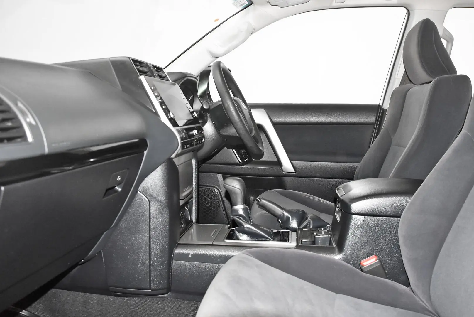 2023 Toyota Landcruiser Prado Gallery Image 16