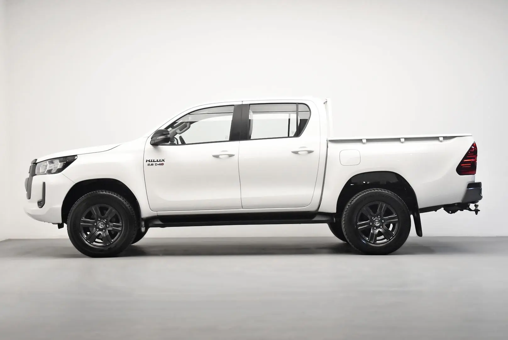 2023 Toyota Hilux Gallery Image 4