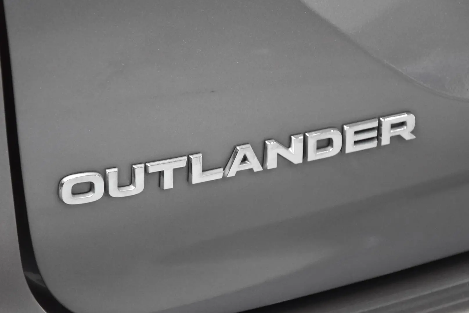 2023 Mitsubishi Outlander Gallery Image 7