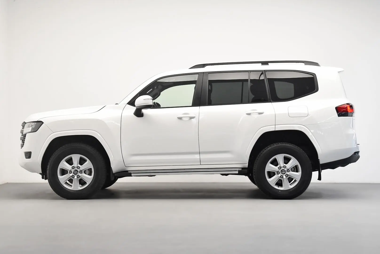 2024 Toyota Landcruiser Gallery Image 4